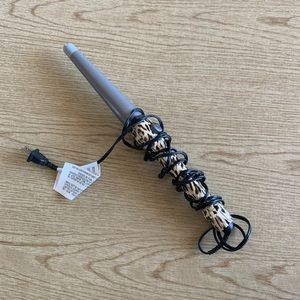 BaByliss curling iron cheetah wand
